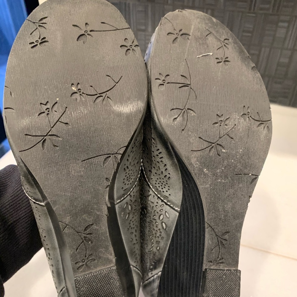 Gray heels - Picture 5 of 5